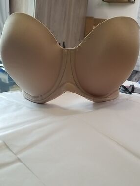 Wacoal womens strapless underwire bra nude color size 34G EUC
